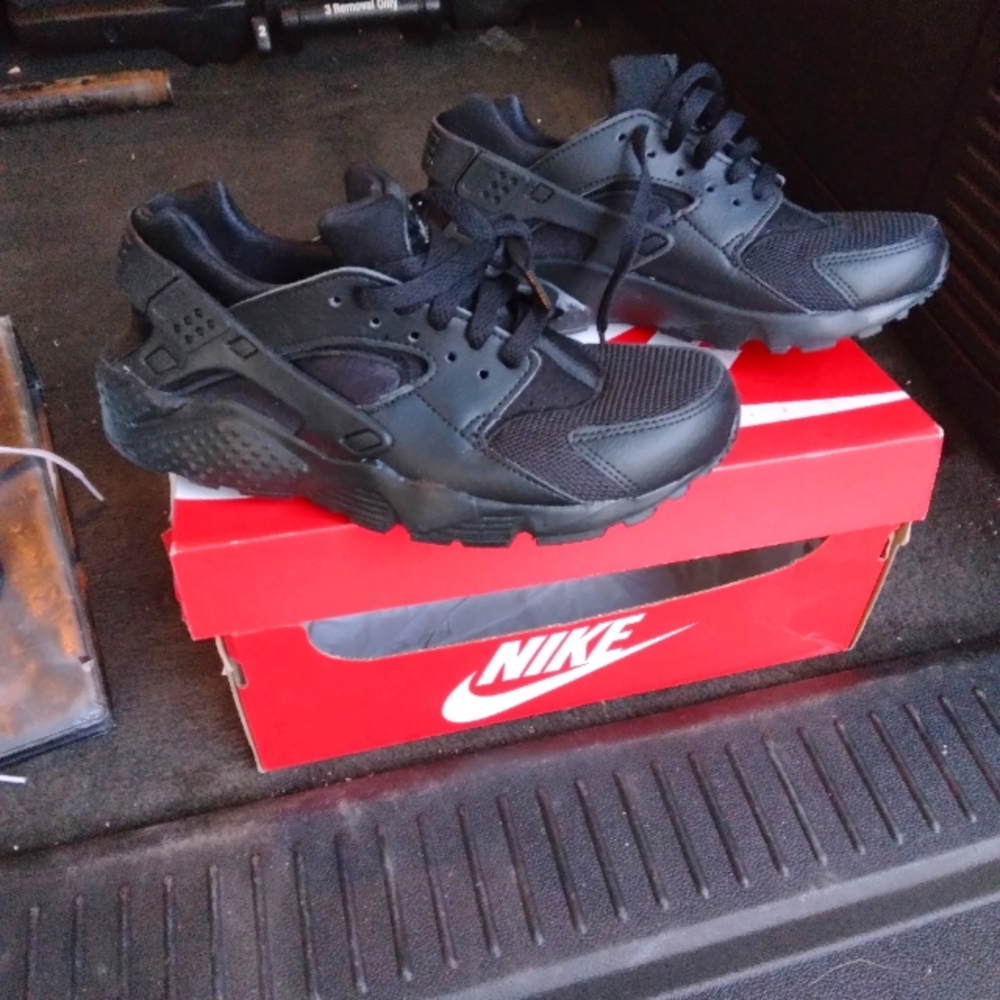 Brand new never worn nike huarache